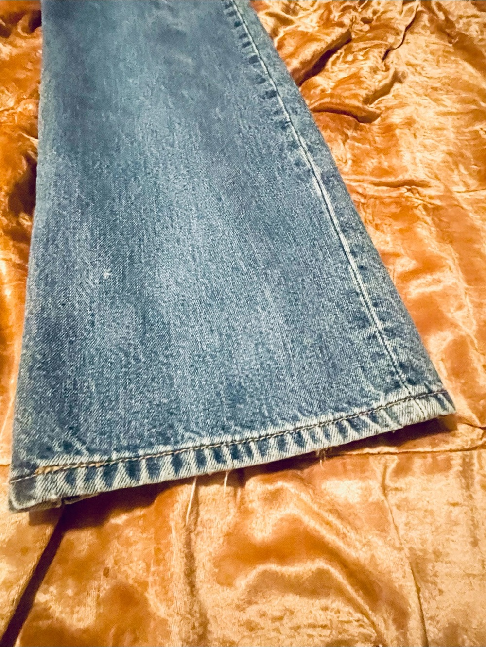 Vintage 90’s Levi's 501 Medium Blue Straight-Leg Denim Button Fly Jeans 36x3 - Picture 3 of 16
